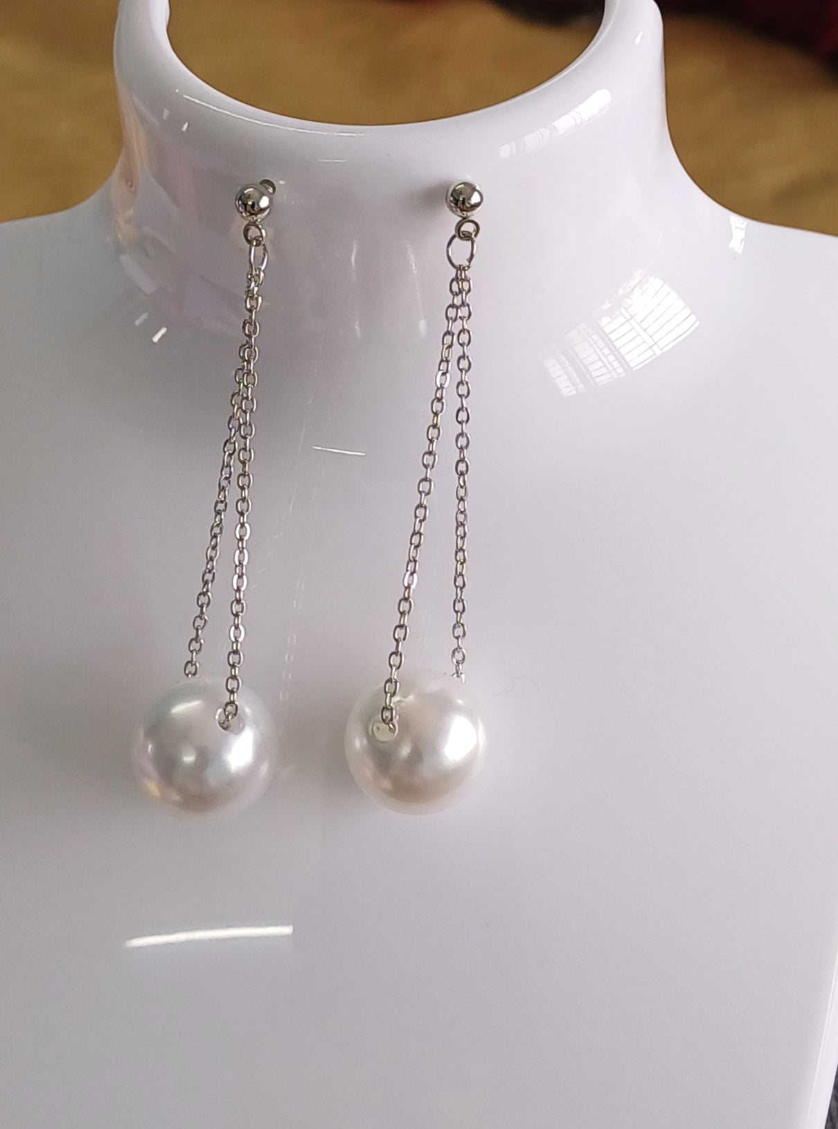 Loop Thread Pearl Earrings