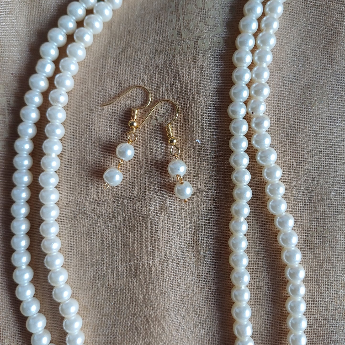 White Pearls Double Layered Set