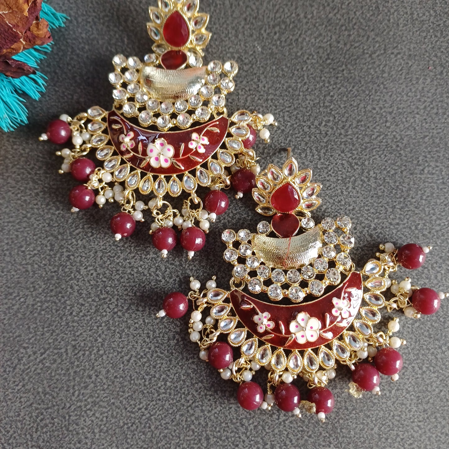 Maroon Chand Jumki