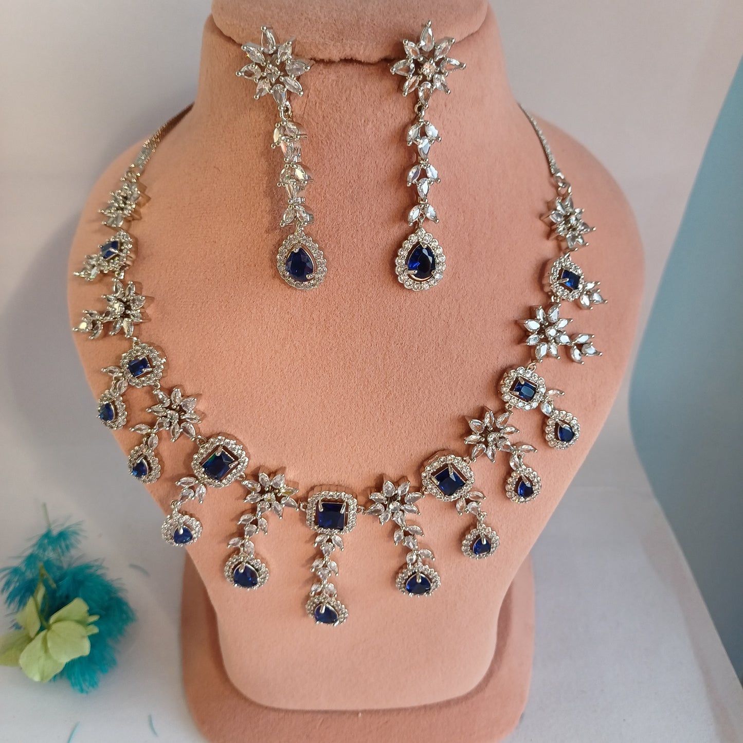 Saphire Necklace Set