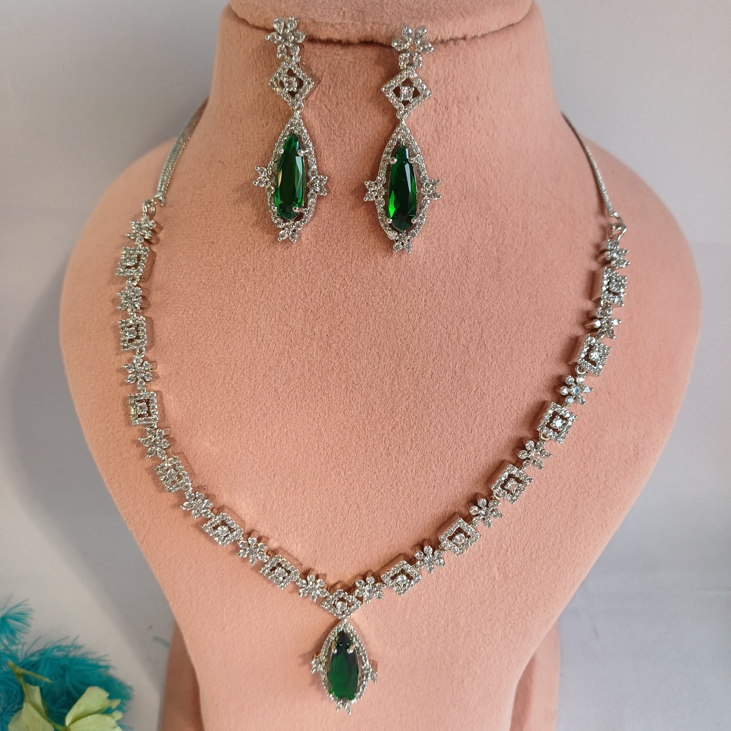 Green Drop Necklace Set