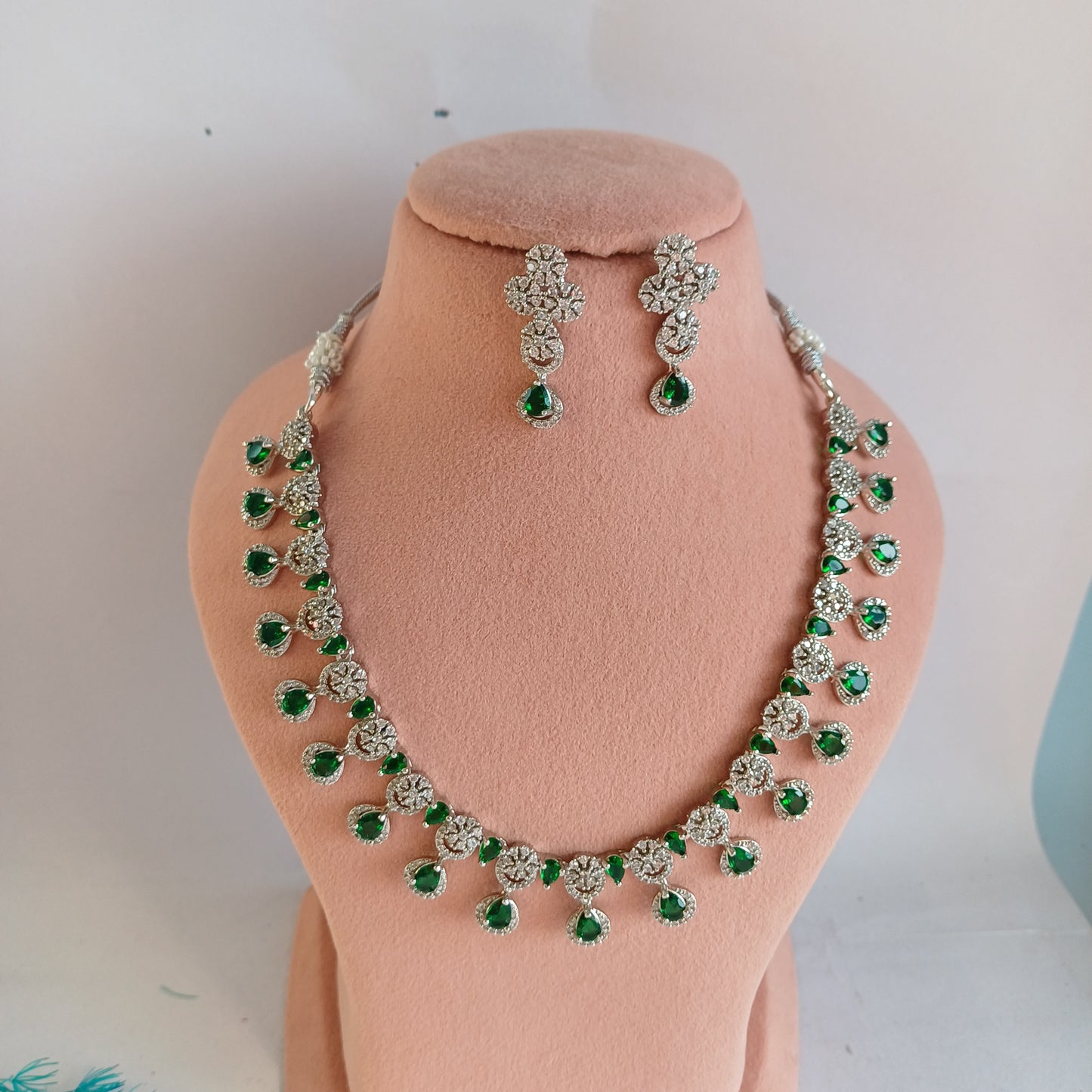 Emerald Diya Necklace Set