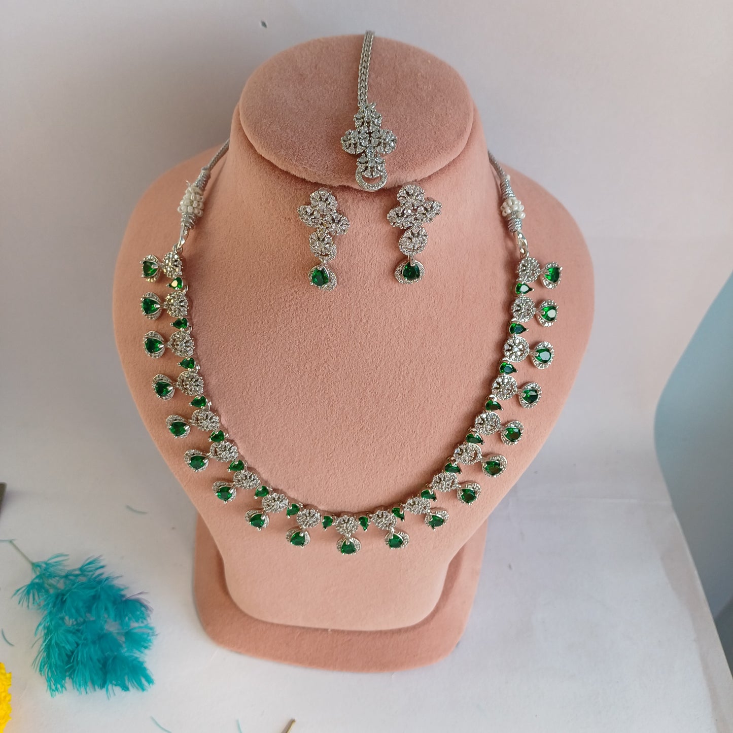 Emerald Diya Necklace Set