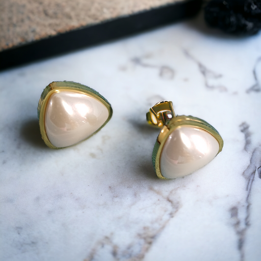 Pure Pearls Stud Earrings